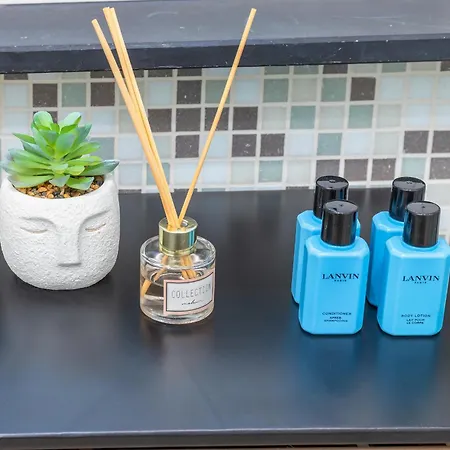 Tra Il Porto E Il Centro, 150m Dal Mare,wifi Apartamento Savona