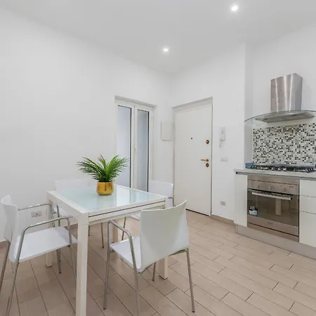 Tra Il Porto E Il Centro, 150m Dal Mare,wifi