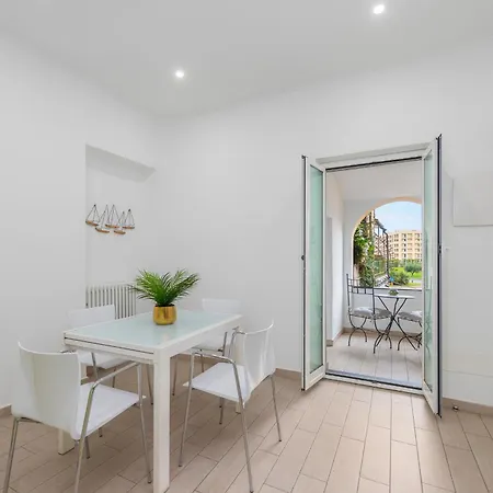 Tra Il Porto E Il Centro, 150m Dal Mare,wifi Apartamento *