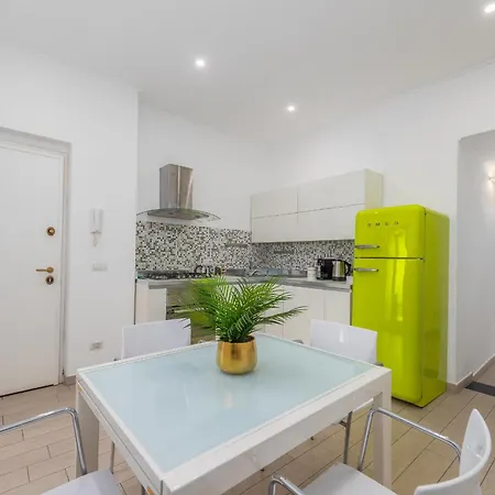 Apartamento Tra Il Porto E Il Centro, 150m Dal Mare,wifi *