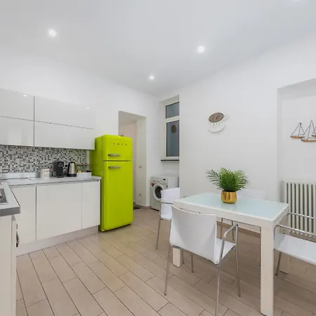 Apartamento Tra Il Porto E Il Centro, 150m Dal Mare,wifi Savona