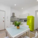 아파트 Tra Il Porto E Il Centro, 150m Dal Mare,wifi *
