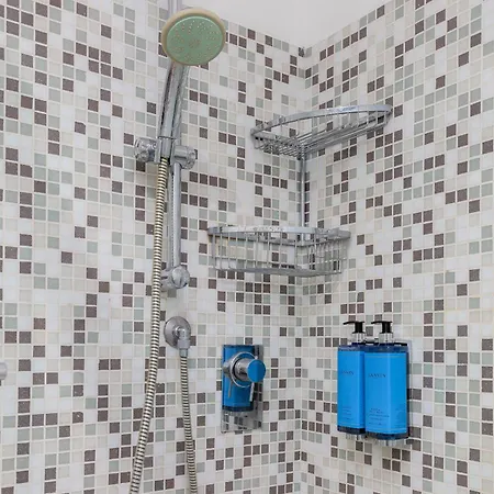 アパート Tra Il Porto E Il Centro, 150m Dal Mare,wifi *