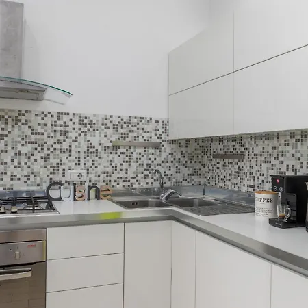 アパート Tra Il Porto E Il Centro, 150m Dal Mare,wifi サヴォーナ