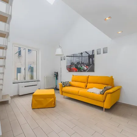 Tra Il Porto E Il Centro, 150m Dal Mare,wifi サヴォーナ