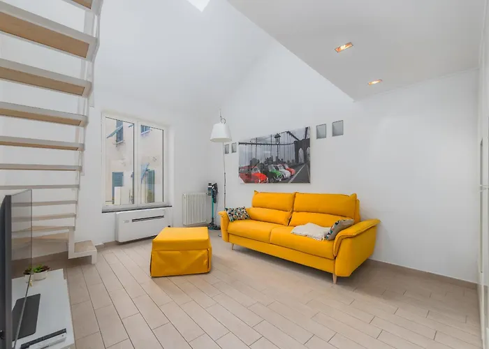 Tra Il Porto E Il Centro, 150m Dal Mare,wifi Savona