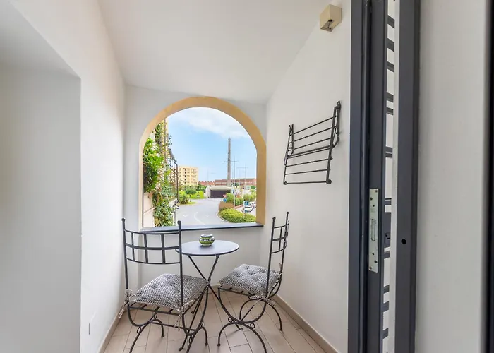 Appartement Tra Il Porto E Il Centro, 150m Dal Mare,wifi